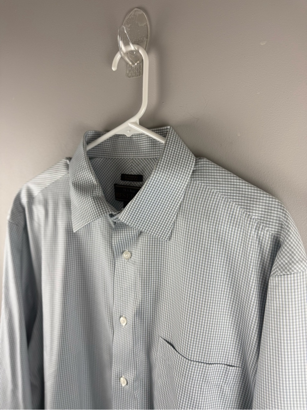 Jos A Bank Men’s Light Grey Gingham Plaid Long Sleeve Button Up Shirt SZ 17.5